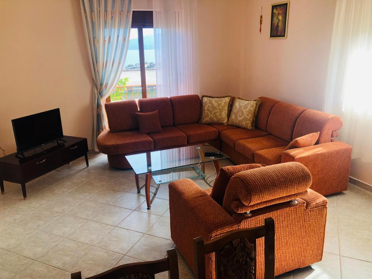Comfort Guest Rooms Vila Hm Sarandë Exteriör bild