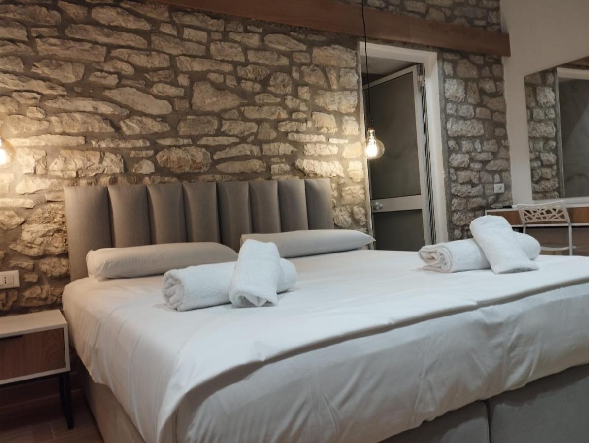 Comfort Guest Rooms Vila Hm Sarandë Exteriör bild
