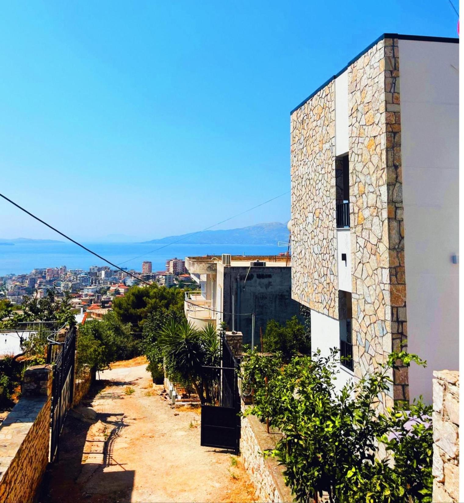 Comfort Guest Rooms Vila Hm Sarandë Exteriör bild