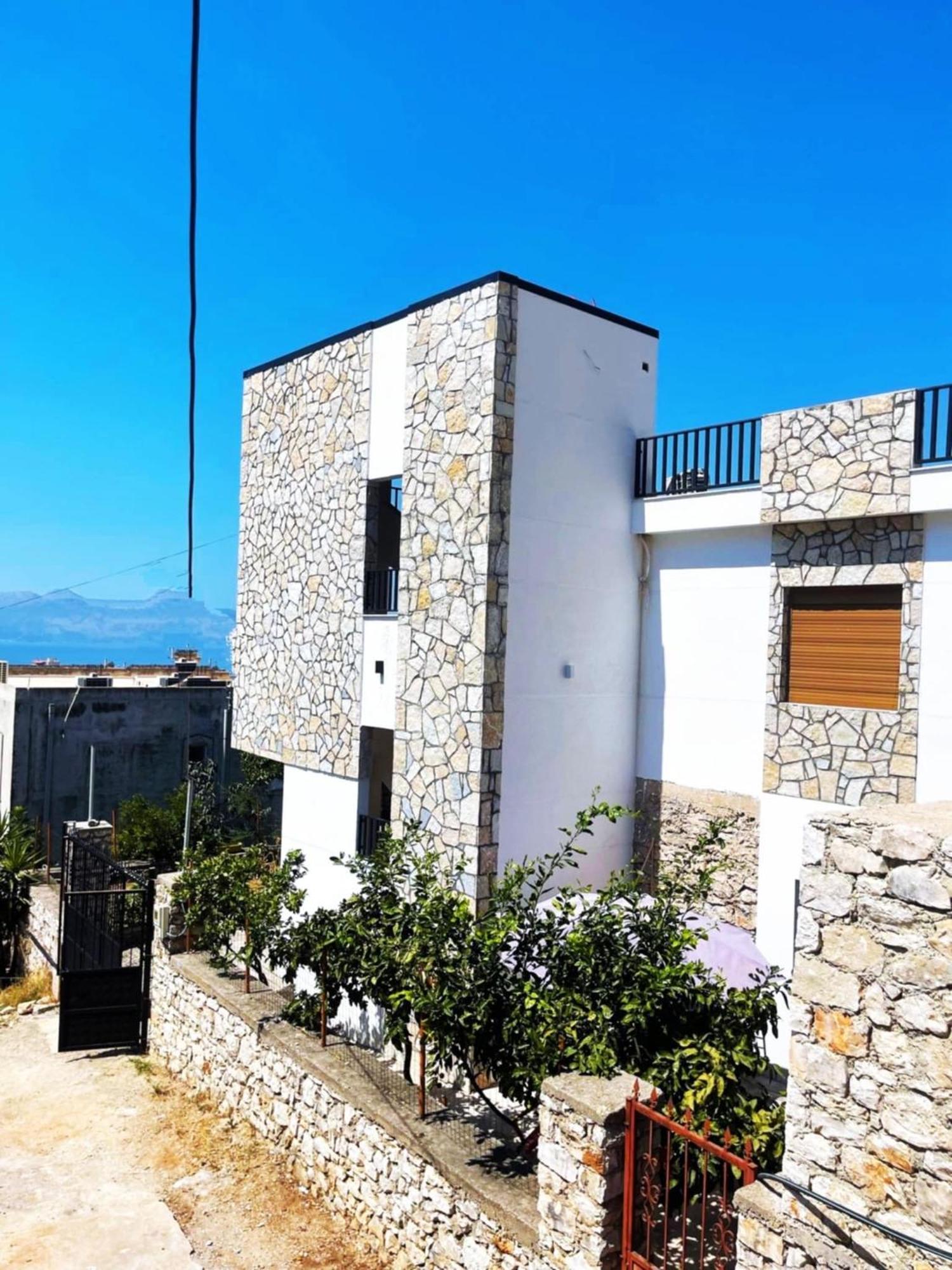 Comfort Guest Rooms Vila Hm Sarandë Exteriör bild