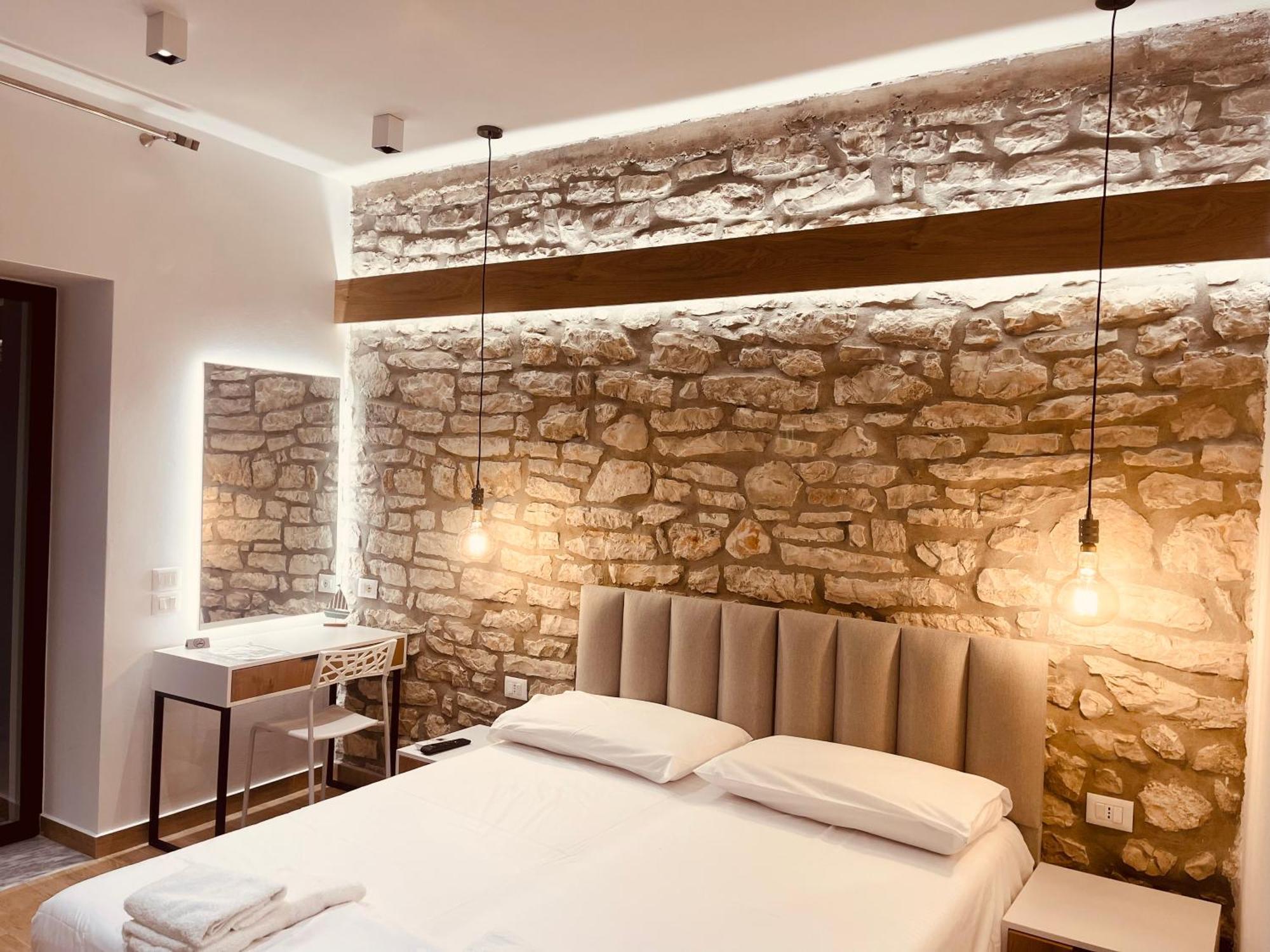 Comfort Guest Rooms Vila Hm Sarandë Exteriör bild