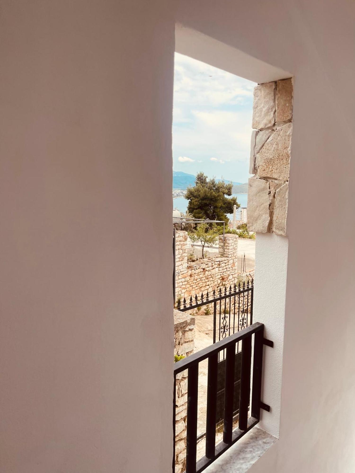 Comfort Guest Rooms Vila Hm Sarandë Exteriör bild