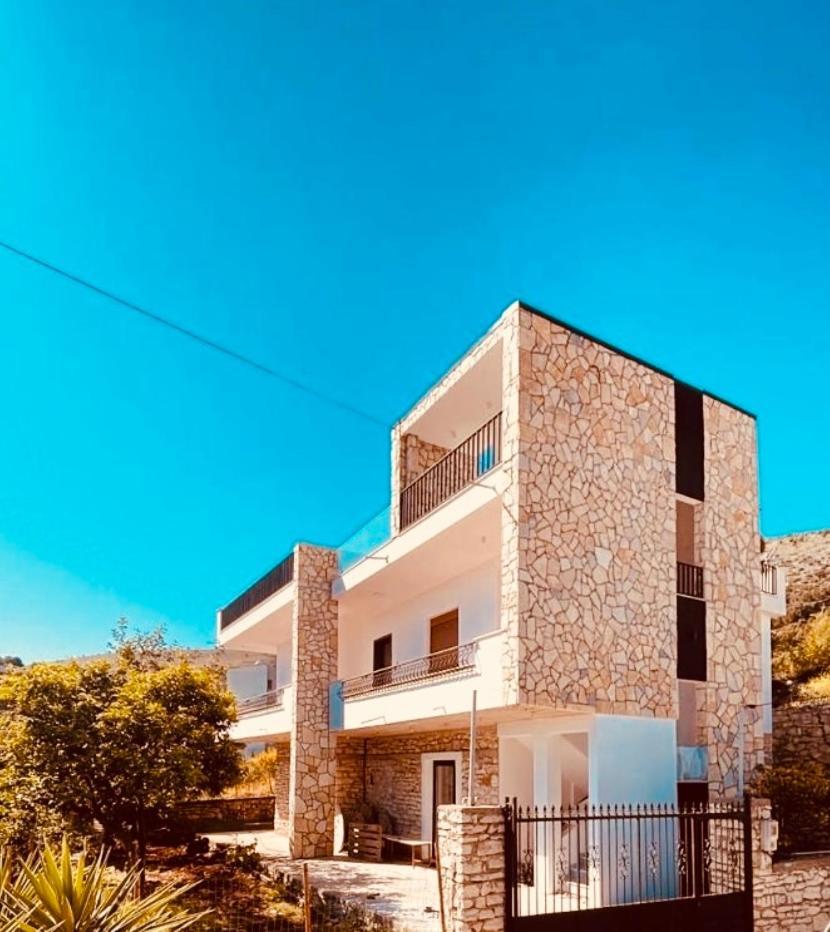 Comfort Guest Rooms Vila Hm Sarandë Exteriör bild