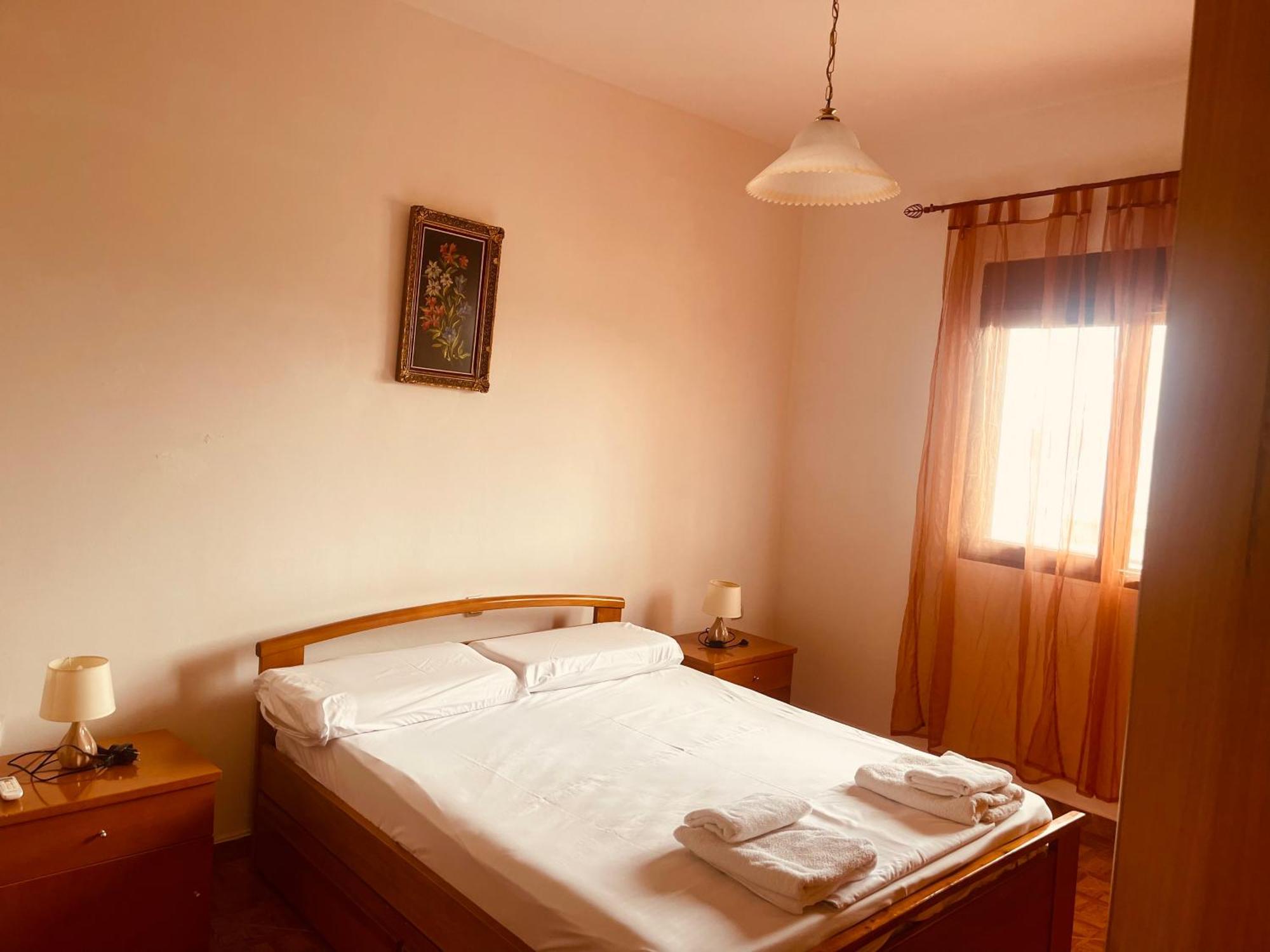 Comfort Guest Rooms Vila Hm Sarandë Exteriör bild