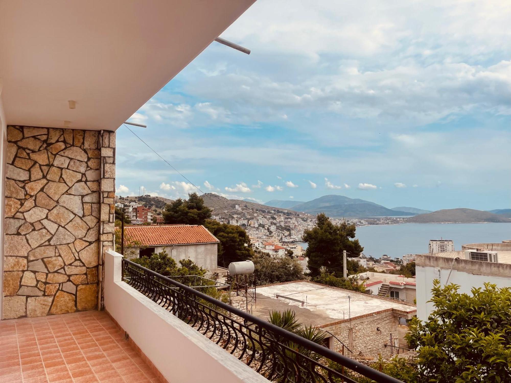 Comfort Guest Rooms Vila Hm Sarandë Exteriör bild